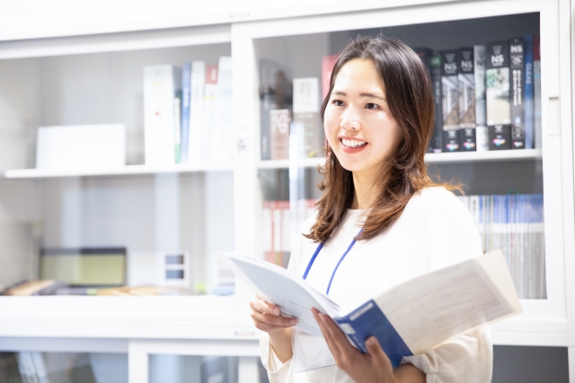 ワークライフバランスが取れる仕事の特徴とは？女性におすすめの職種3選と企業の見極め方